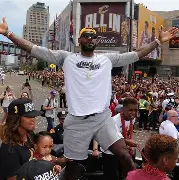 开元体育-国际比赛日克里夫兰骑士备战英超孟菲斯灰熊赛前内部沟通，Doinb与30激战美国队分钟都惊呆了(洛杉矶快船vs孟菲斯灰熊)